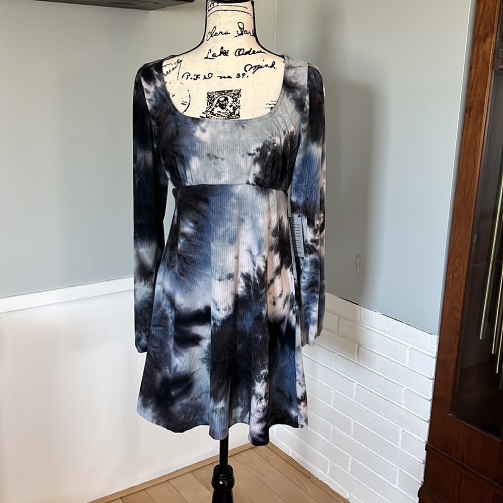 Ke•Ned•ik tie dye knit dress navy
